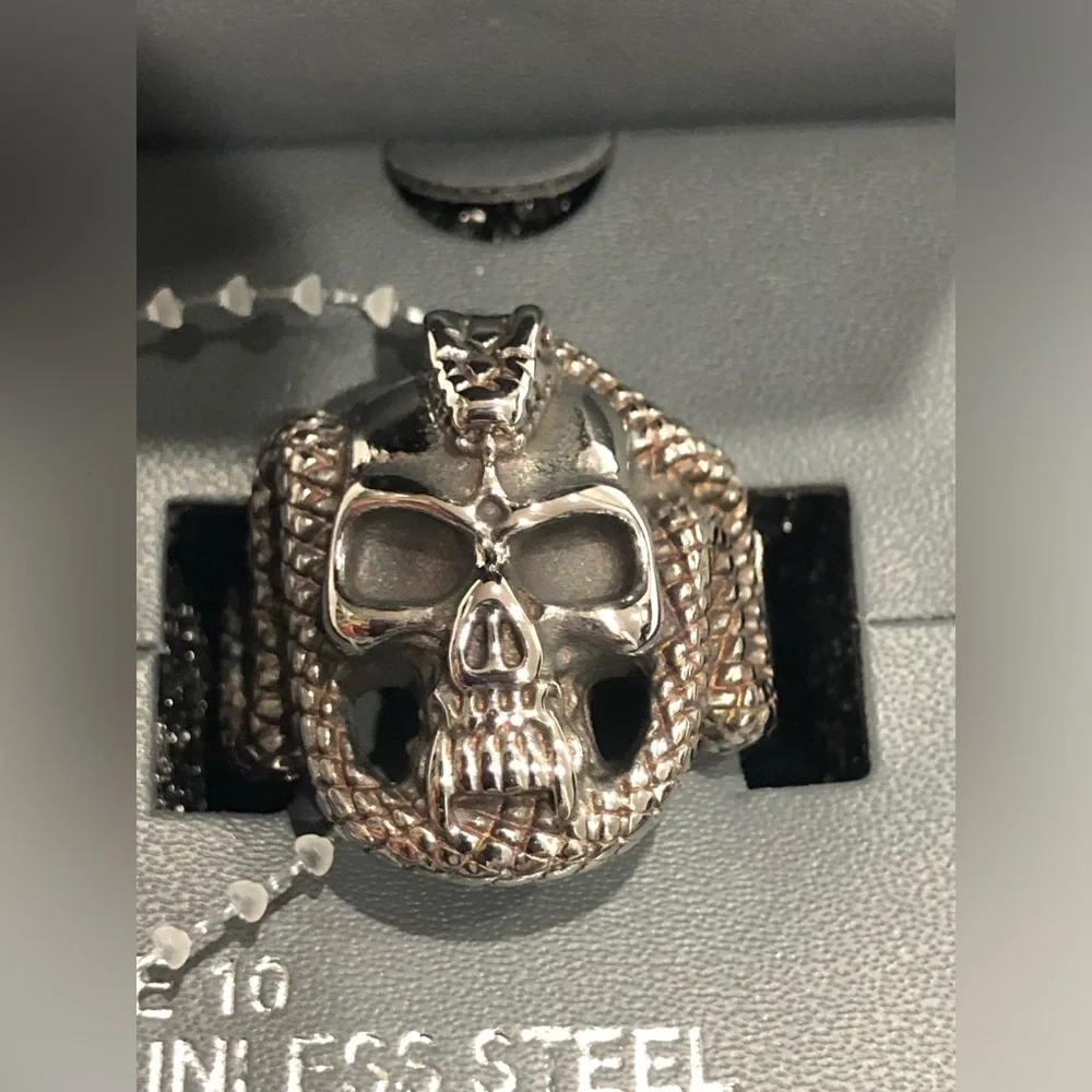 Ed Hardy Men’s stainless steel skull gothic ring size 10‎ in Ed Hardy hard case